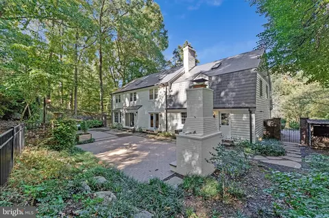 Exterior - 7845 Old Dominion Dr, Mclean, VA 22102 photo 16 of 16