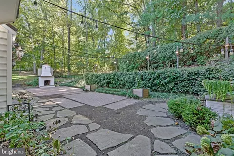 Exterior - 7845 Old Dominion Dr, Mclean, VA 22102 photo 7 of 16
