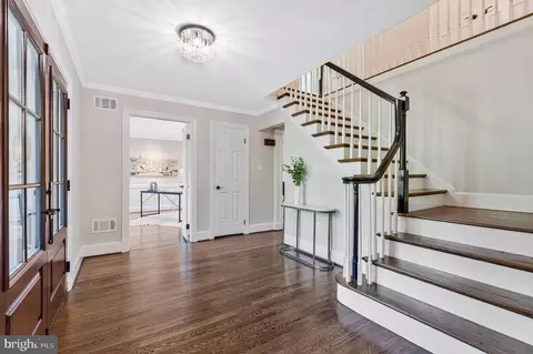 Entry Way - 7845 Old Dominion Dr, Mclean, VA 22102 photo 4 of 10