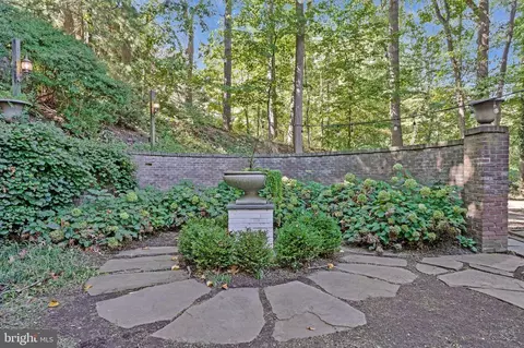 Exterior - 7845 Old Dominion Dr, Mclean, VA 22102 photo 10 of 16