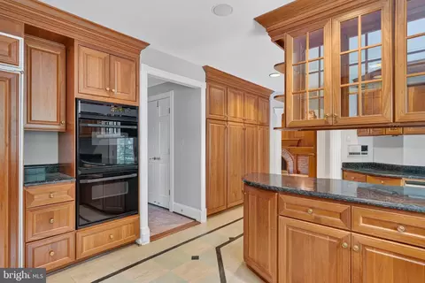 Kitchen - 7922 Journey Ln, Springfield, VA 22153 photo 3 of 4