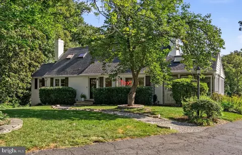 8703 Sudbury Pl, Alexandria, VA 22309