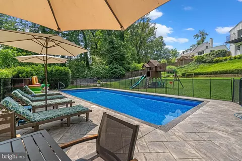 8703 Sudbury Pl, Alexandria, VA 22309