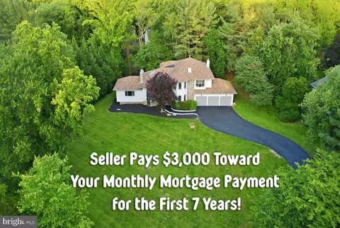 905 Falls Bridge Ln, Great Falls, VA 22066