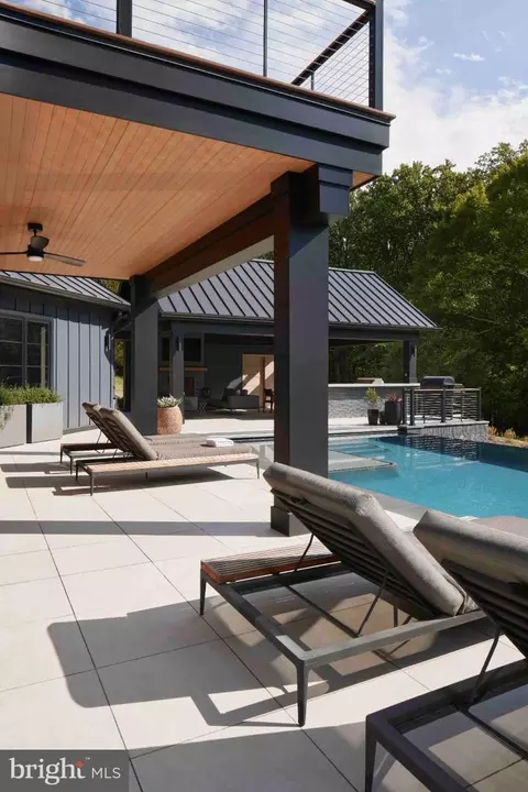 Exterior - 1312 Merchant Ln, Mclean, VA 22101 photo 5 of 10
