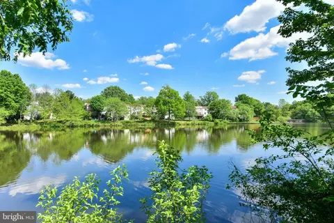 2946 Yarling #2946, Falls Church, VA 22042