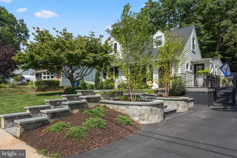 7017 Quander Rd, Alexandria, VA 22307