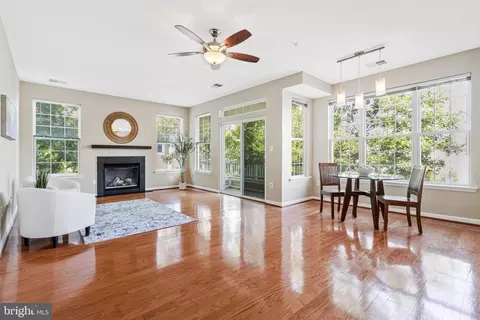4200 Mozart Brigade Ln #W, Fairfax, VA 22033