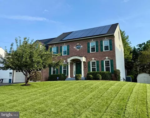 5604 Willow Crossing Ct, Clifton, VA 20124