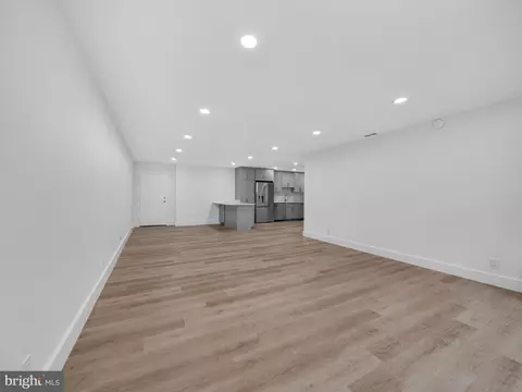 Living - 7680 Tremayne Pl #311, Mclean, VA 22102 photo 6 of 7