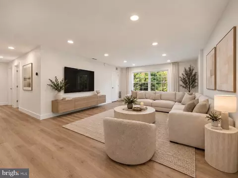 Living - 7680 Tremayne Pl #311, Mclean, VA 22102 photo 3 of 7