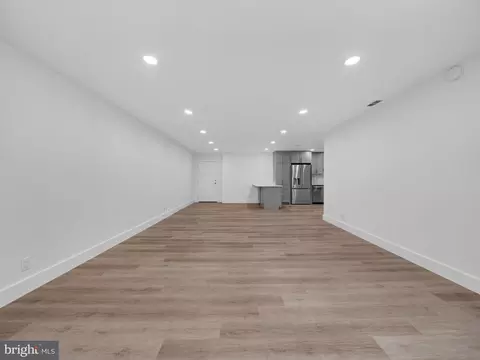 Living - 7680 Tremayne Pl #311, Mclean, VA 22102 photo 5 of 7