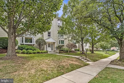 2917 Willston Pl #101, Falls Church, VA 22044