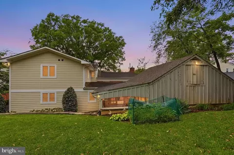 Exterior - 1825 Dalmation Dr, Mclean, VA 22101 photo 15 of 15