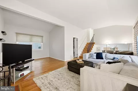 Living - 1825 Dalmation Dr, Mclean, VA 22101 photo 3 of 4