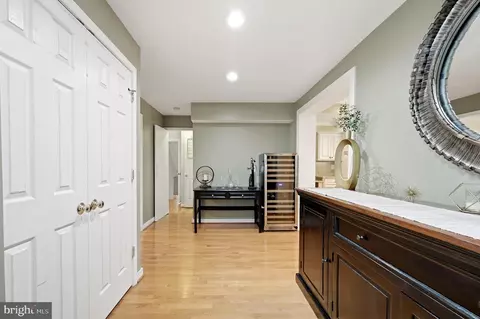 Entry Way - 1825 Dalmation Dr, Mclean, VA 22101 photo 5 of 8