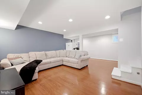 Living - 1825 Dalmation Dr, Mclean, VA 22101 photo 4 of 4