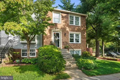 5300 Harbor Court Dr W, Alexandria, VA 22315