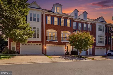 4363 Patriot Park Ct, Fairfax, VA 22030