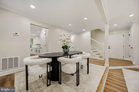 Entry Way - 9735 Lakepointe Dr, Burke, VA 22015 photo 1 of 5