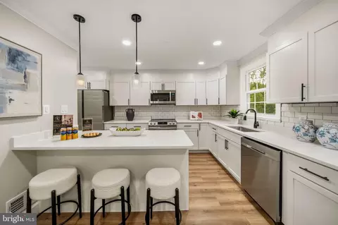 Kitchen - 9735 Lakepointe Dr, Burke, VA 22015 photo 1 of 3