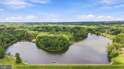 View/Area - 9735 Lakepointe Dr, Burke, VA 22015 photo 6 of 8