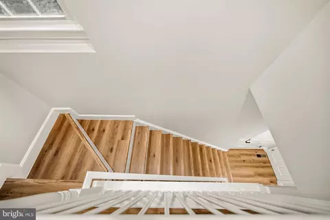Entry Way - 9735 Lakepointe Dr, Burke, VA 22015 photo 4 of 5