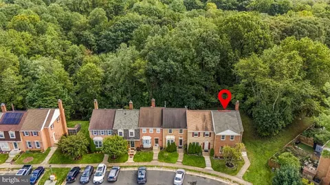 View/Area - 9735 Lakepointe Dr, Burke, VA 22015 photo 1 of 8