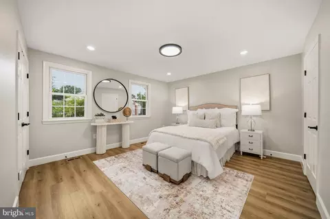 Bedroom - 9735 Lakepointe Dr, Burke, VA 22015 photo 1 of 6