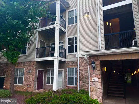 5170 William Colin Ct #A, Centreville, VA 20120