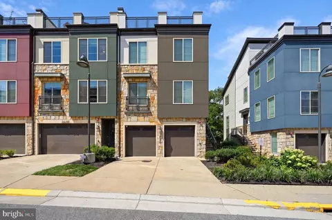 2874 Lowen Rd, Alexandria, VA 22303