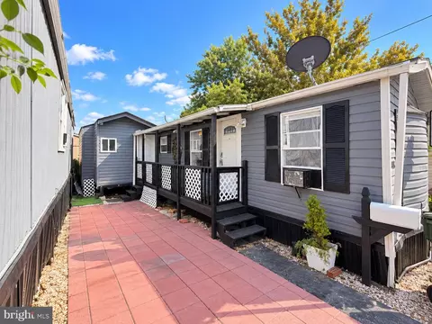 3416 Great Lakes St, Alexandria, VA 22306
