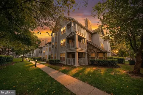 5636 Willoughby Newton Dr #37, Centreville, VA 20120