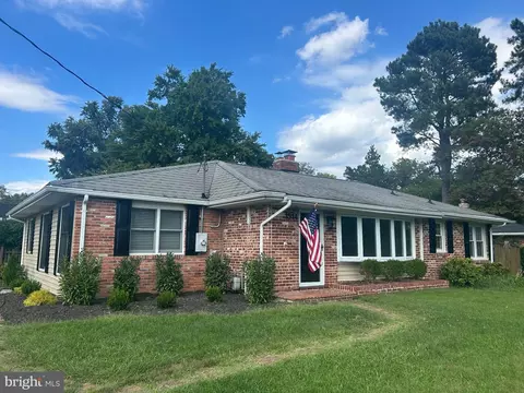 1514 Shenandoah Rd, Alexandria, VA 22308