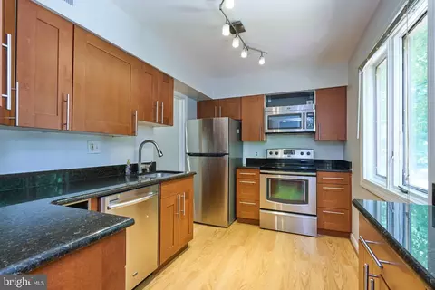 Kitchen - 2418 Cloudcroft Sq, Reston, VA 20191 photo 1 of 2