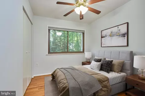 Bedroom - 2418 Cloudcroft Sq, Reston, VA 20191 photo 6 of 7