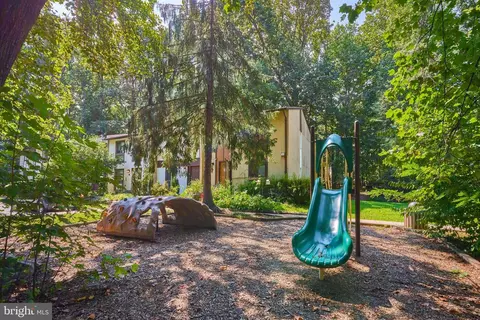 Exterior - 2418 Cloudcroft Sq, Reston, VA 20191 photo 5 of 9