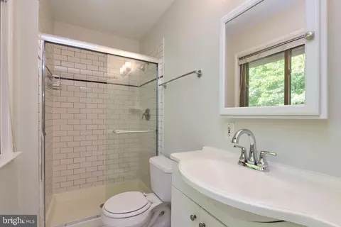 Bath - 2418 Cloudcroft Sq, Reston, VA 20191 photo 1 of 3