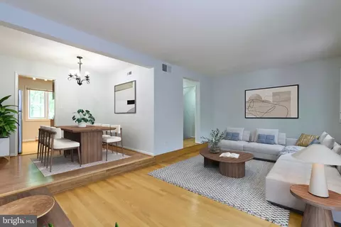 Living - 2418 Cloudcroft Sq, Reston, VA 20191 photo 4 of 7