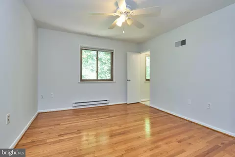 Bedroom - 2418 Cloudcroft Sq, Reston, VA 20191 photo 4 of 7