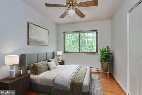 Bedroom - 2418 Cloudcroft Sq, Reston, VA 20191 photo 5 of 7
