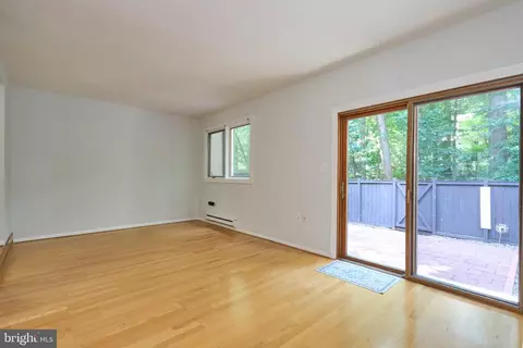 Living - 2418 Cloudcroft Sq, Reston, VA 20191 photo 1 of 7