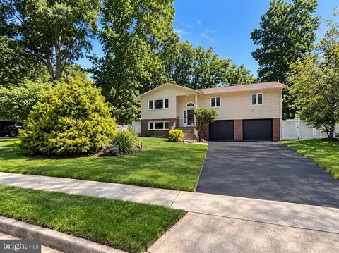 8509 Cherry Valley Ln, Alexandria, VA 22309
