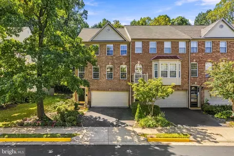 4222 Trumbo Ct, Fairfax, VA 22033