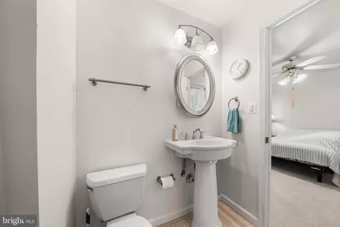 Bath - 8252 Getty Ct, Springfield, VA 22153 photo 1 of 3