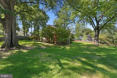 Exterior - 6800 Ava St, Springfield, VA 22152 photo 7 of 8
