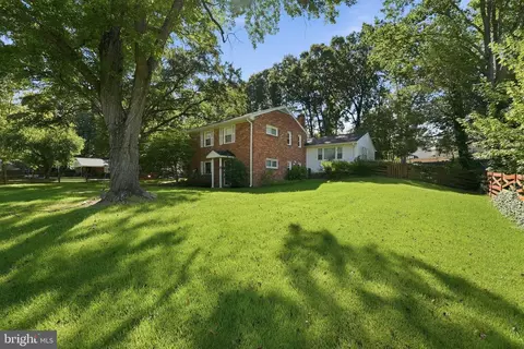 Exterior - 6800 Ava St, Springfield, VA 22152 photo 5 of 8