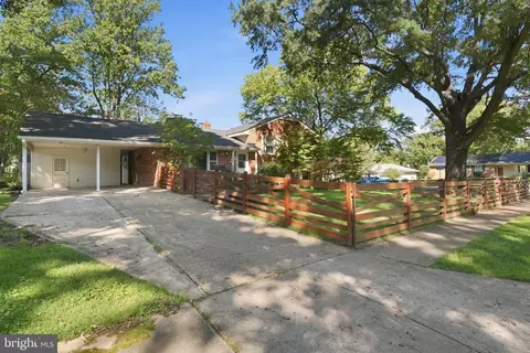 Exterior - 6800 Ava St, Springfield, VA 22152 photo 6 of 8