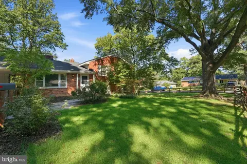 Exterior - 6800 Ava St, Springfield, VA 22152 photo 4 of 8