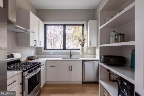 Kitchen - 6884 Churchill Rd, Mclean, VA 22101 photo 5 of 6
